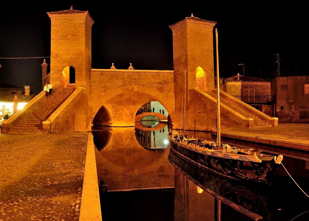 Palazzo Spada - Attico Con Terrazza Vista Fiume In Centro Codigoro Dış mekan fotoğraf